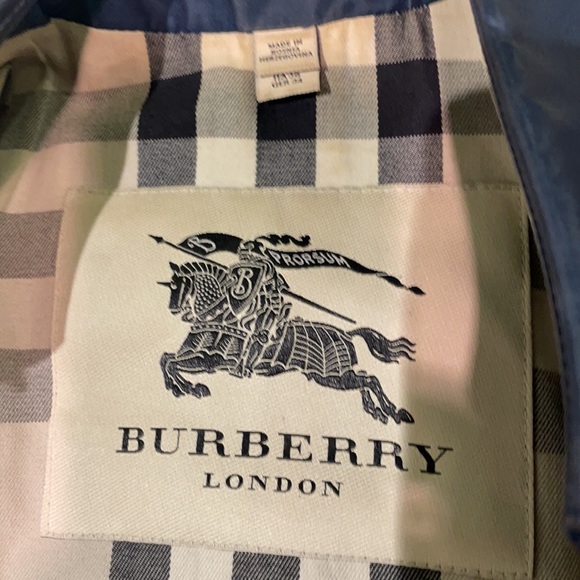 Burberry trench size 4 - Picture 3 of 4